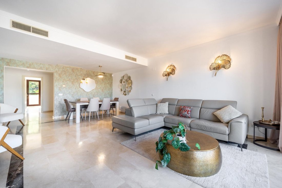 Penthouse in Benahavis, Andalusia, Spain 3 - 15990692