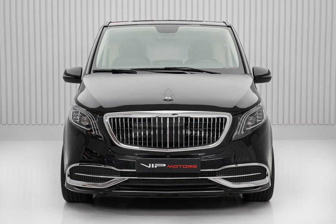 Limousine in Dubai, Dubai, United Arab Emirates 2 - 15991924