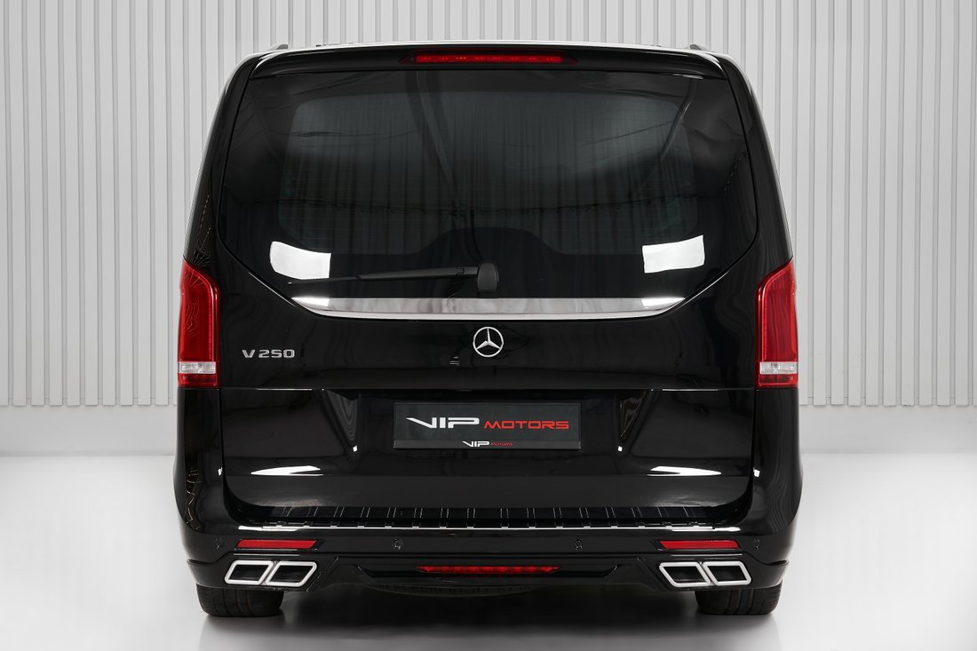 Limousine in Dubai, Dubai, United Arab Emirates 5 - 15990983