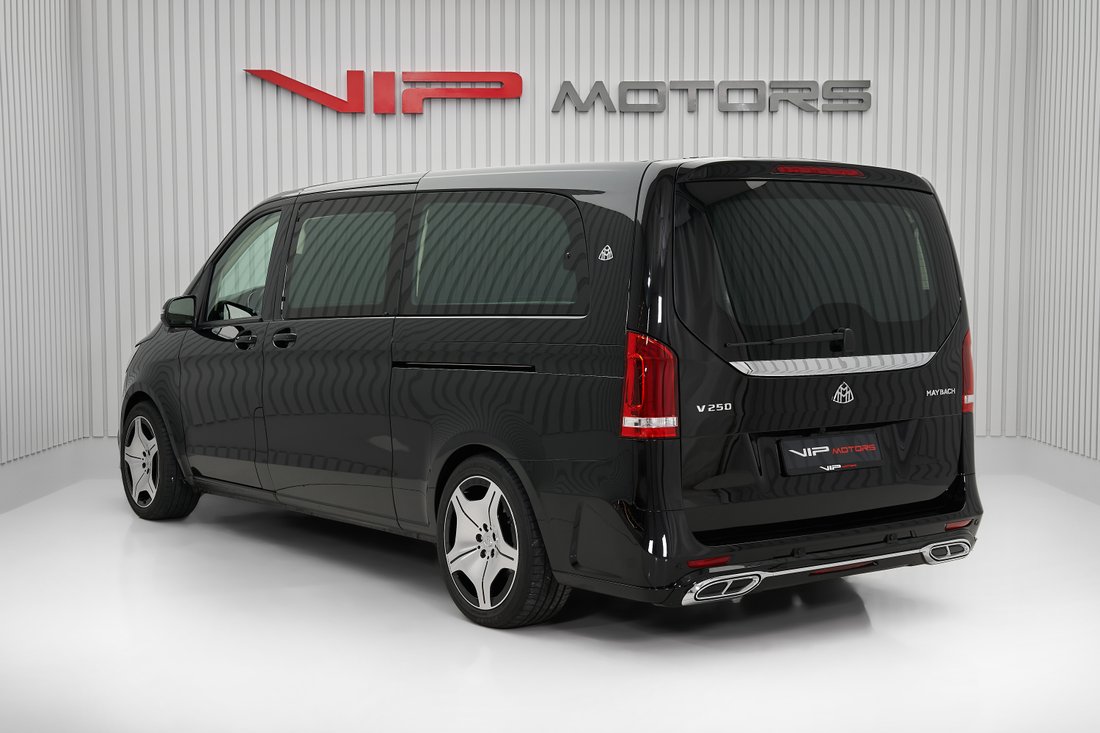 Limousine in Dubai, Dubai, United Arab Emirates 4 - 15991924
