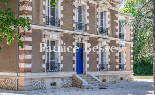 Castle for Sale in Auxerre, Bourgogne-Franche-Comté, France