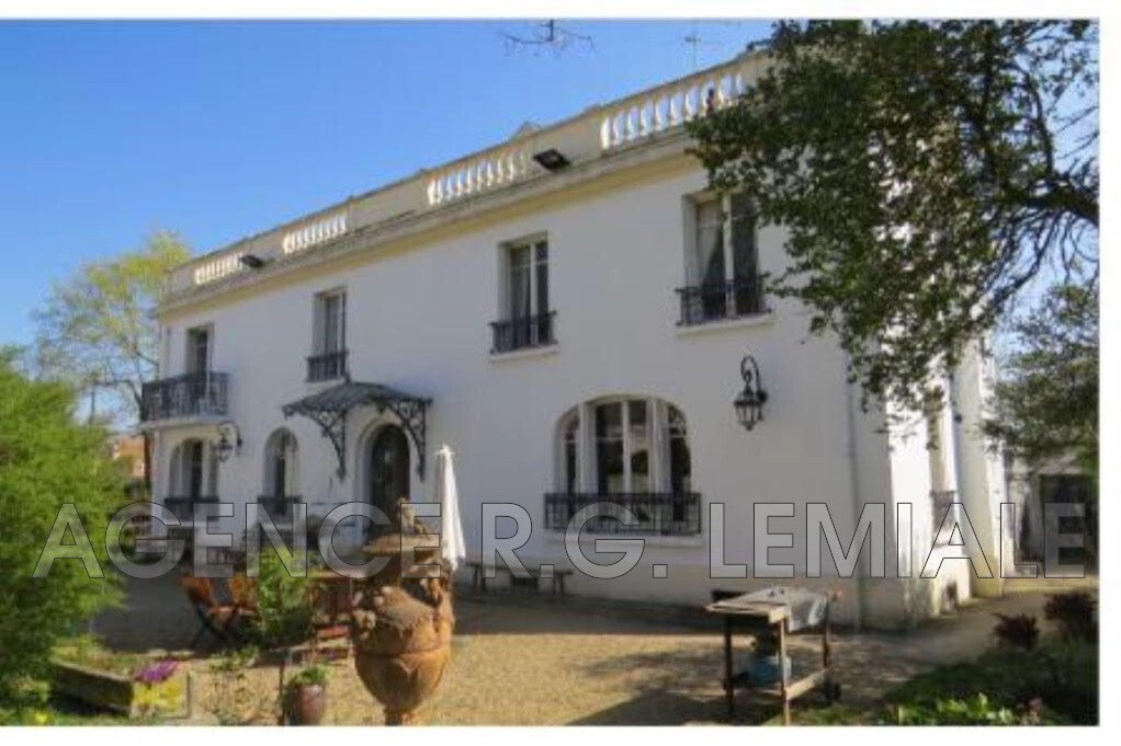 Villa en Maisons-Laffitte, Isla de Francia, Francia 1 - 15993906