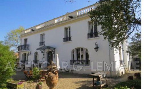 Villa in Charlemagne, Maisons-Laffitte, France 1