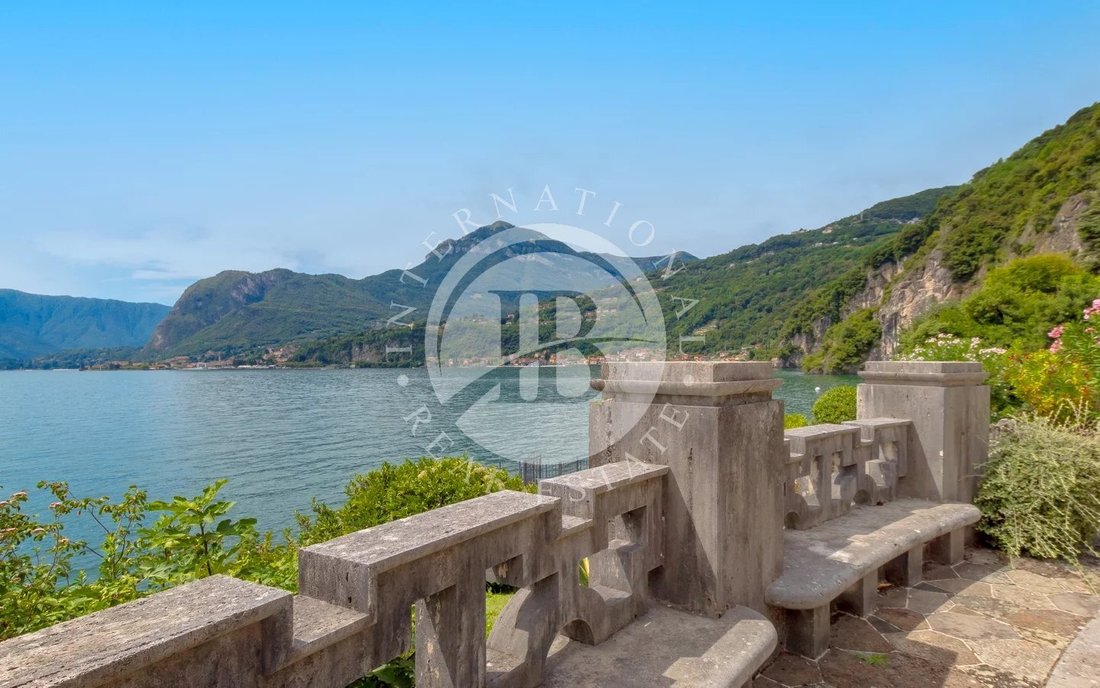 Villa in Menaggio, Lombardy, Italy 2 - 15992480
