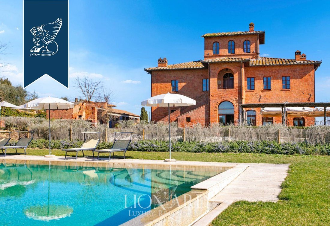 Villa in Bettolle, Tuscany, Italy 3 - 15994117