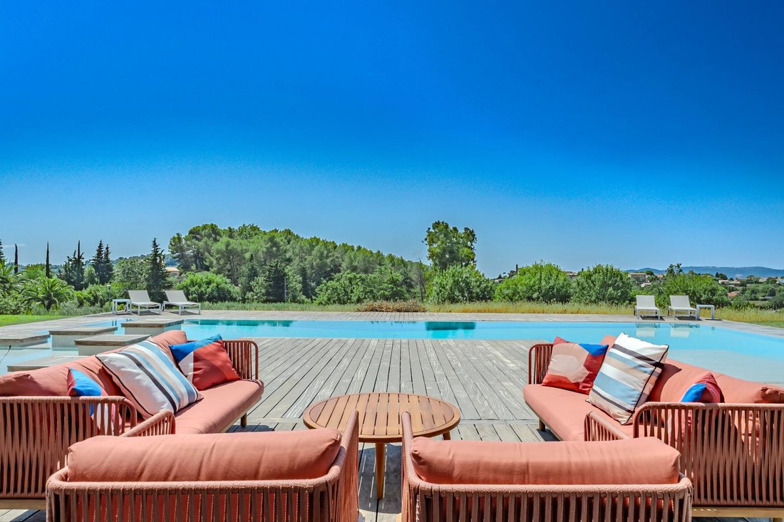 Villa in Châteauneuf-Grasse, Provence-Alpes-Côte d'Azur, France 5 - 15992449