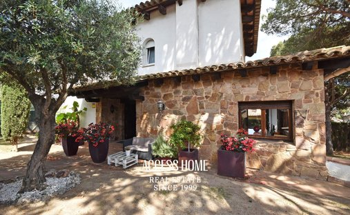 House in Vilassar de Dalt, Catalonia, Spain 1