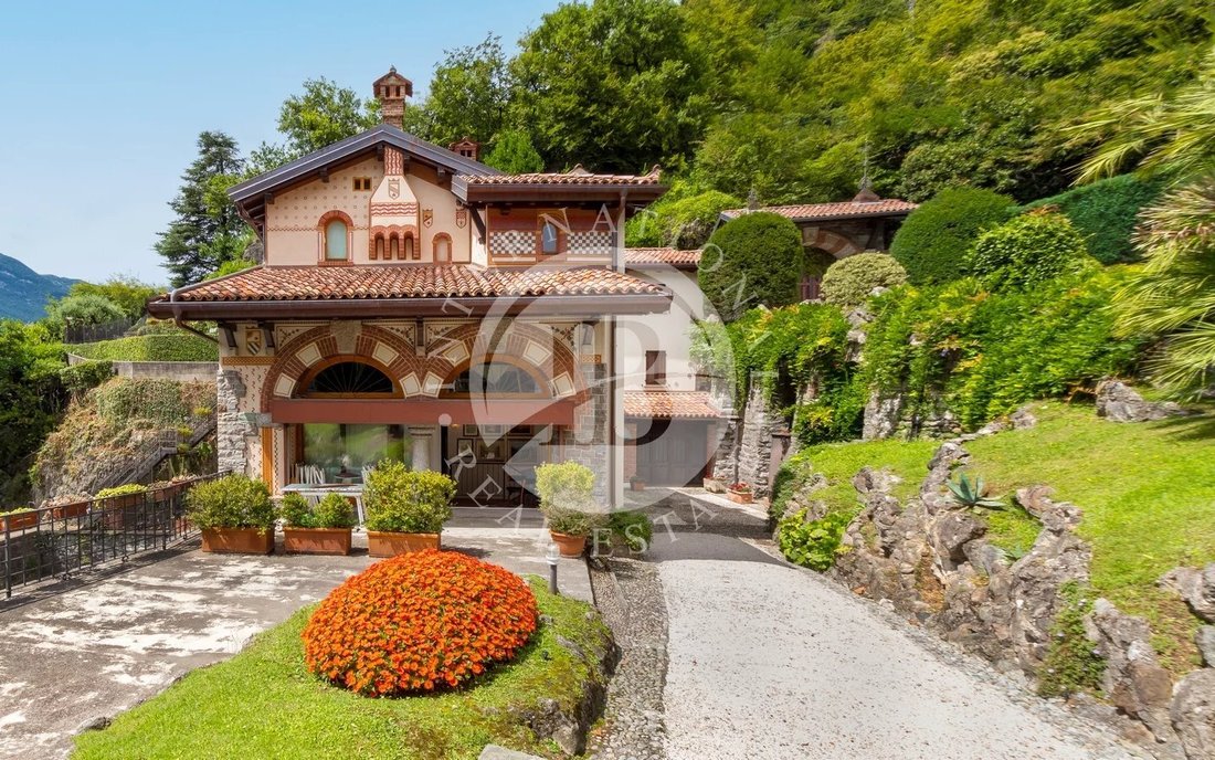 Villa in Menaggio, Lombardy, Italy 1 - 15992480