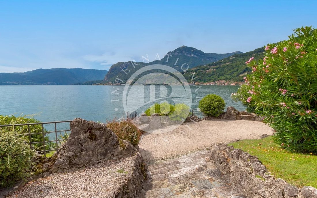 Villa in Menaggio, Lombardy, Italy 3 - 15992480