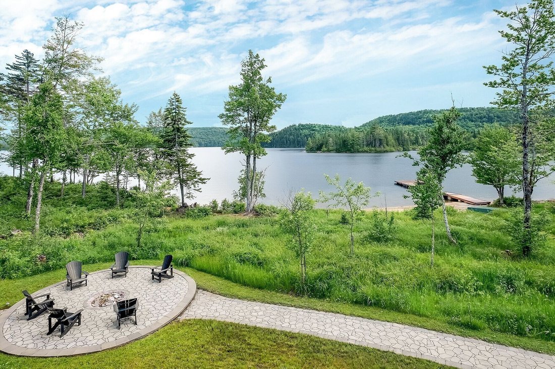 House in Lac-aux-Sables, Quebec, Canada 4 - 15992133