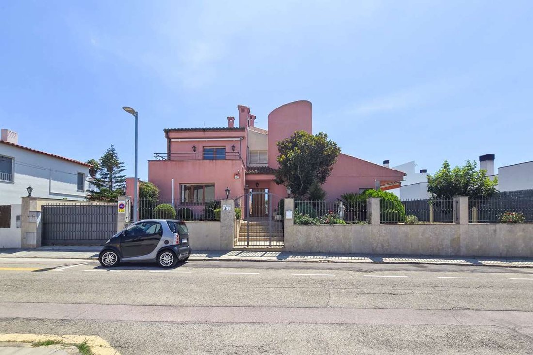 Villa in Roses, Catalonia, Spain 3 - 15993621