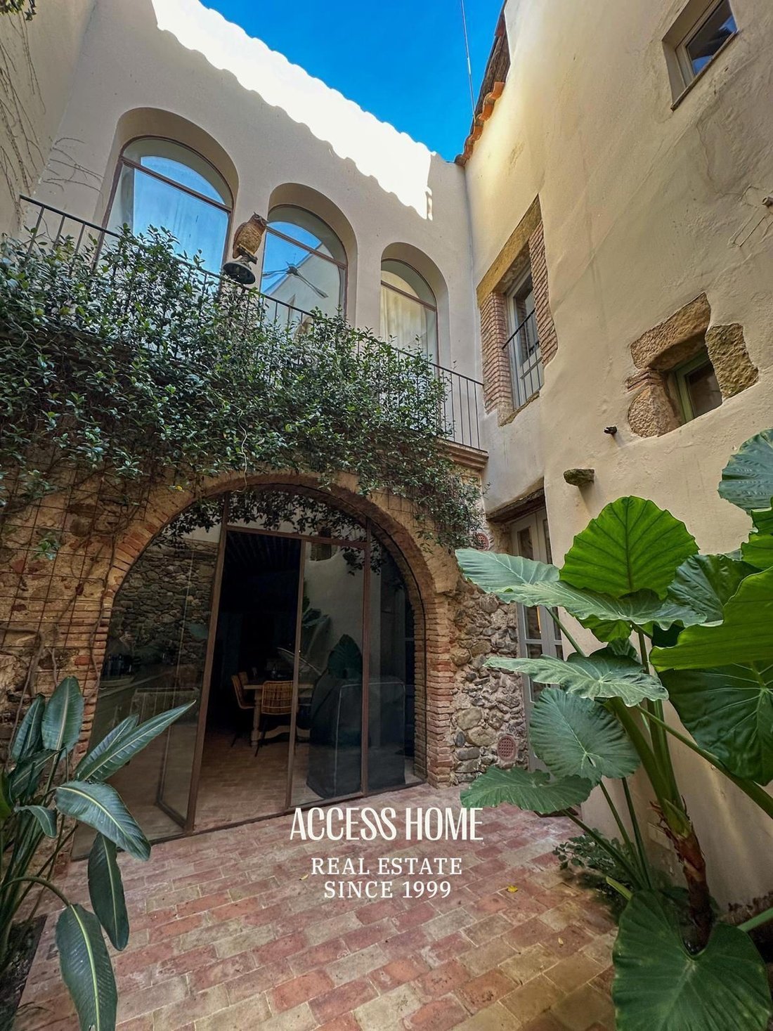 Villa in Cruilles, Monells i Sant Sadurni de l'Heura, Catalonia, Spain 1 - 15992736