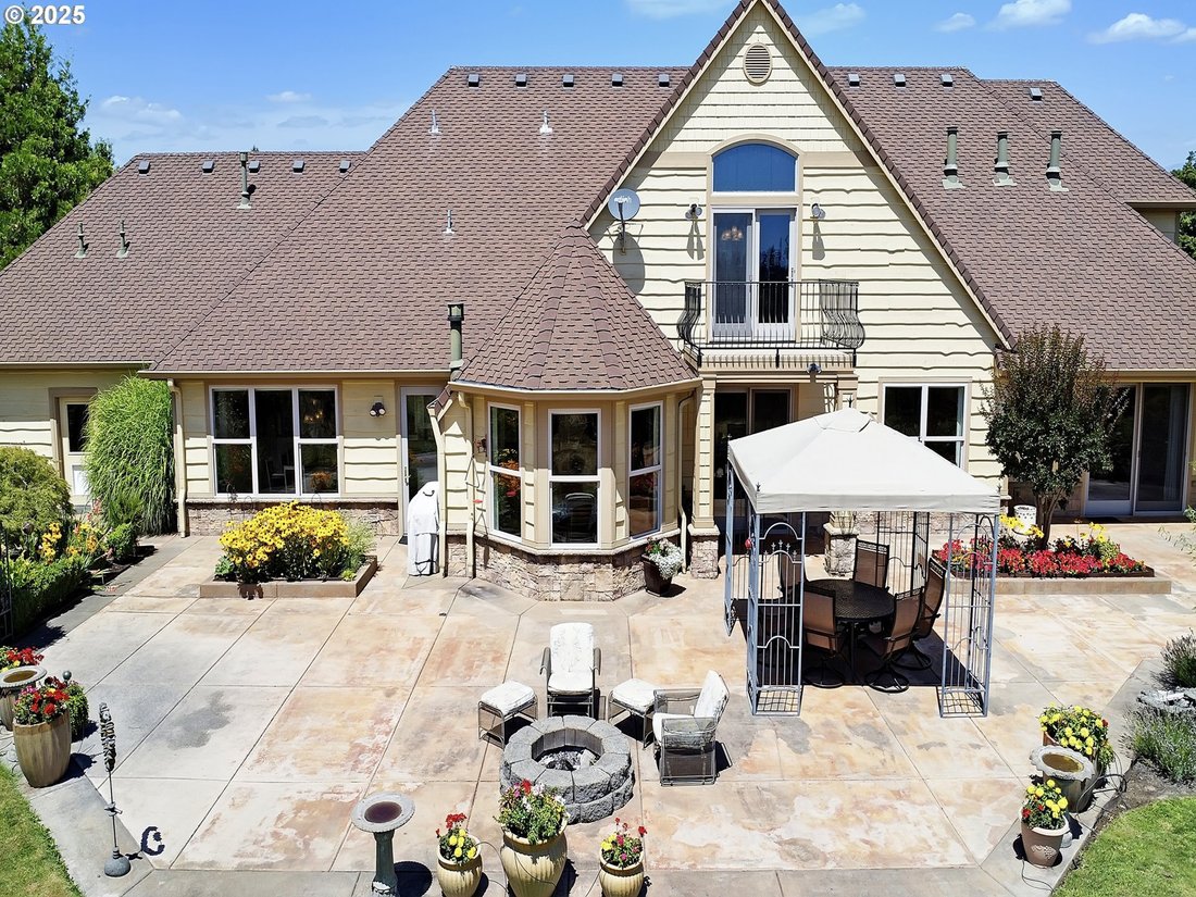 House in Aurora, Oregon, United States 5 - 15994346