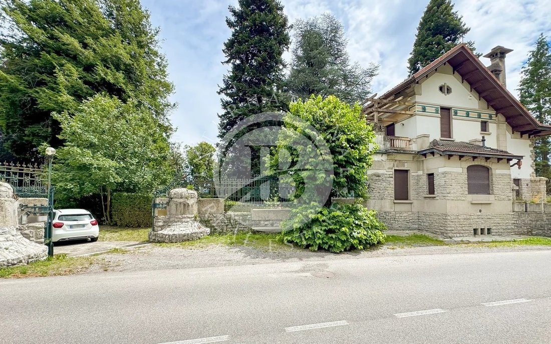 Villa in Lanzo d'Intelvi, Ramponio Verna, Lombardy 3 - 15992493