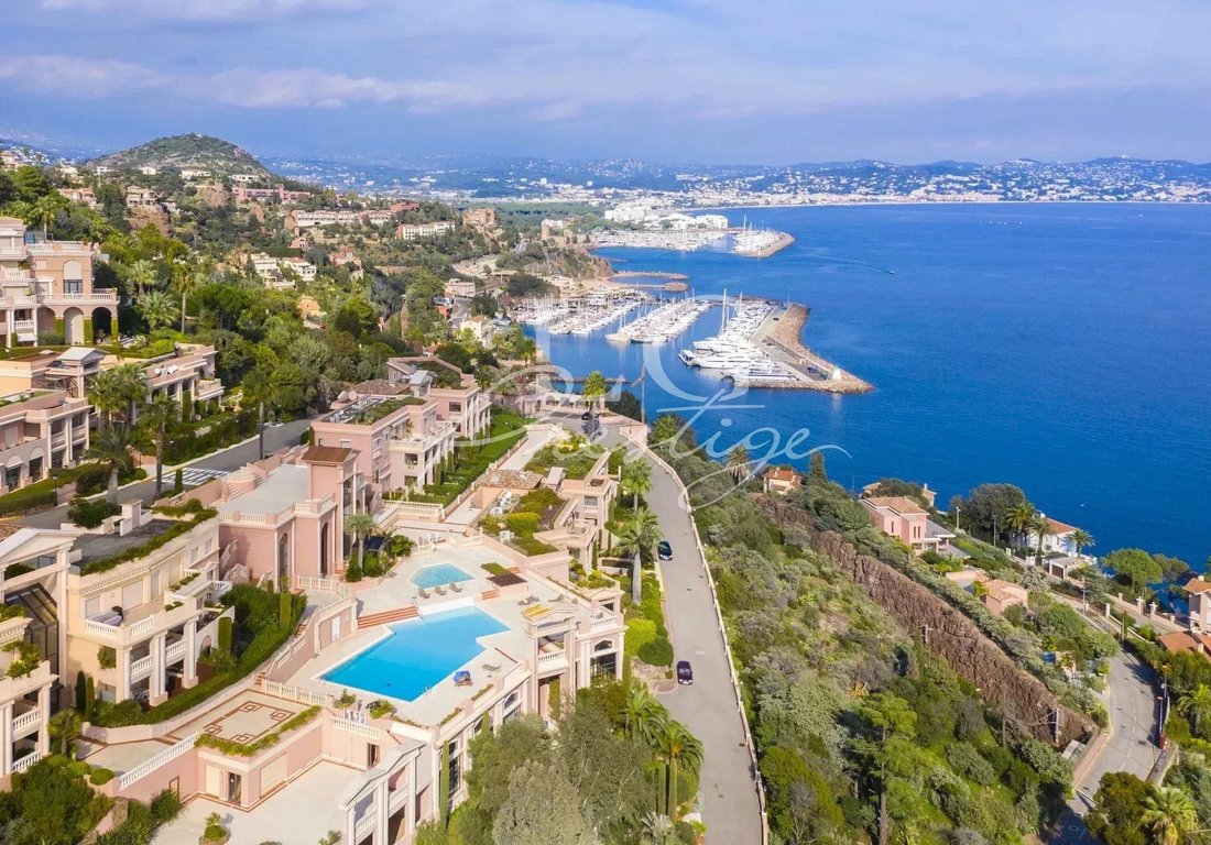 Apartment in Théoule-sur-Mer, Provence-Alpes-Côte d'Azur, France 3 - 15992443