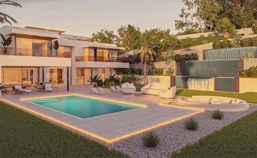 Villa in Elviria-Cabopino, Marbella, Spain 1