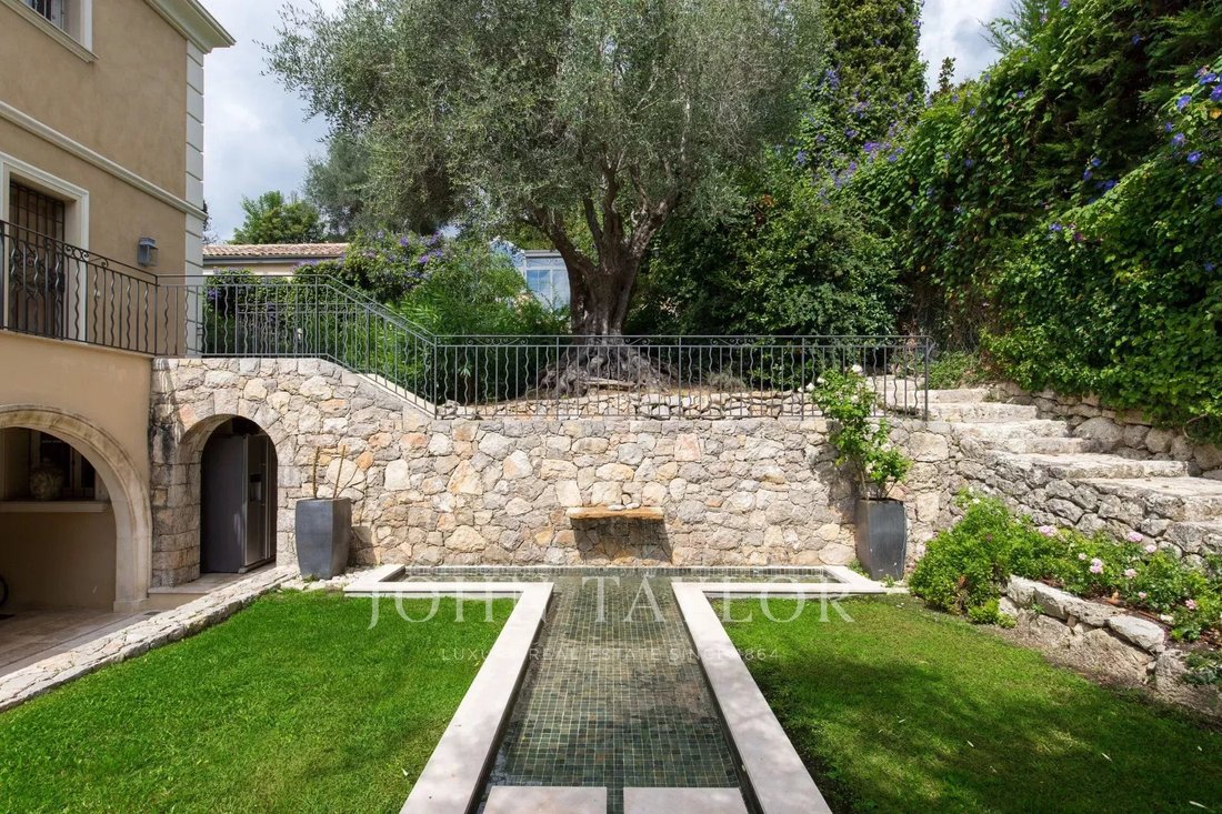 Villa in Cannes, Provence-Alpes-Côte d'Azur, France 4 - 15992506