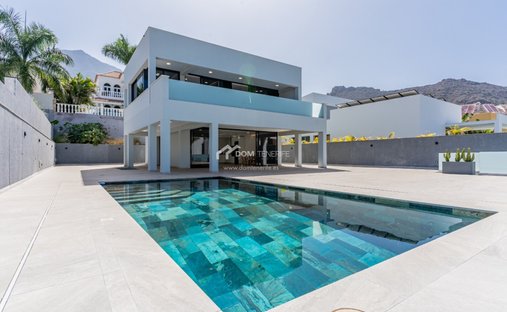 Villa in Costa Adeje, Adeje, Canary Islands 1