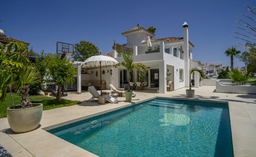 Villa en Nueva Andalucía, Marbella, España 1