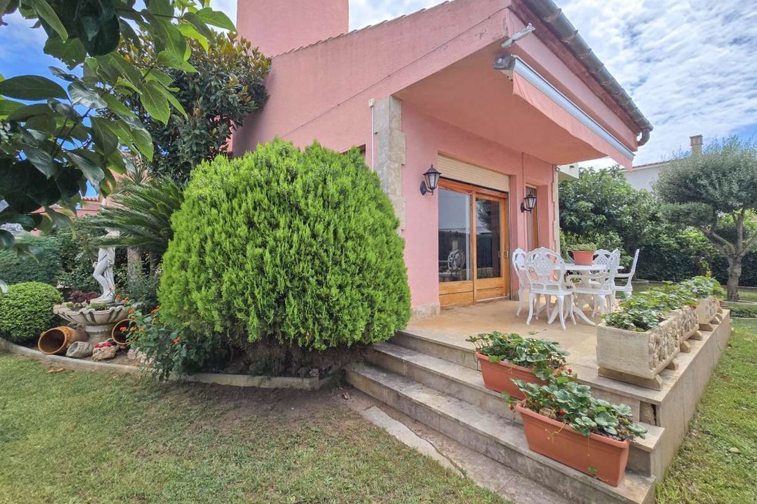 Villa in Roses, Catalonia, Spain 1 - 15993621