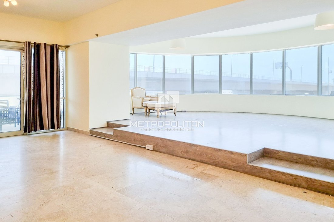 Apartment in Dubai, United Arab Emirates 1 - 15993115