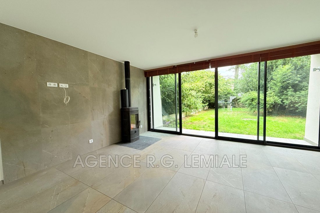 Villa in Napoleon, Maisons-Laffitte, France 2 - 15993908