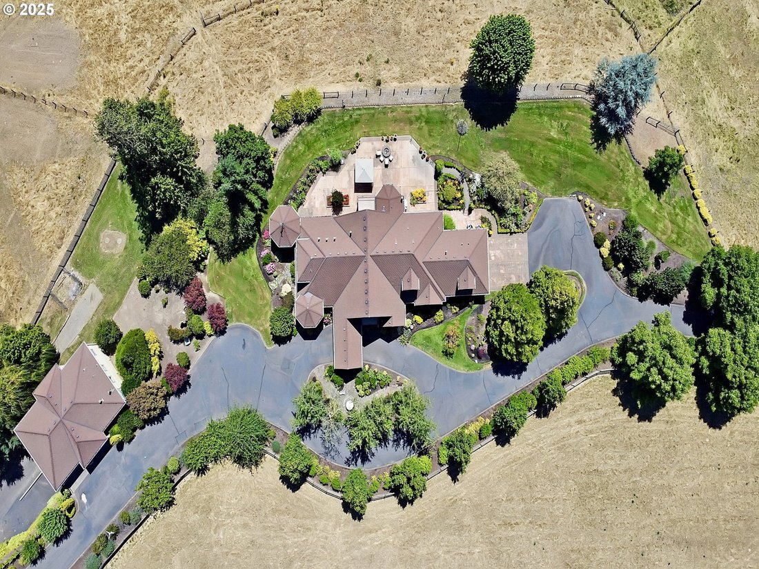 House in Aurora, Oregon, United States 1 - 15994346
