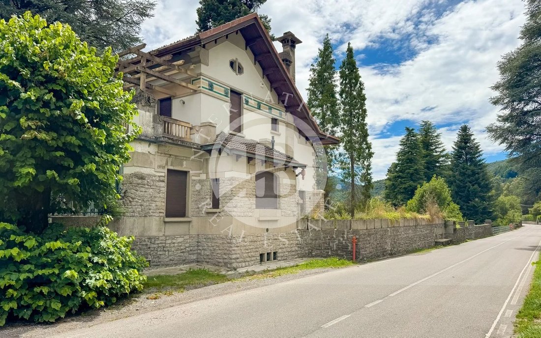 Villa in Lanzo d'Intelvi, Ramponio Verna, Lombardy 2 - 15992493