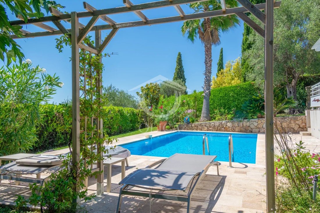 Villa in Grasse, Provence-Alpes-Côte d'Azur, France 3 - 15992357