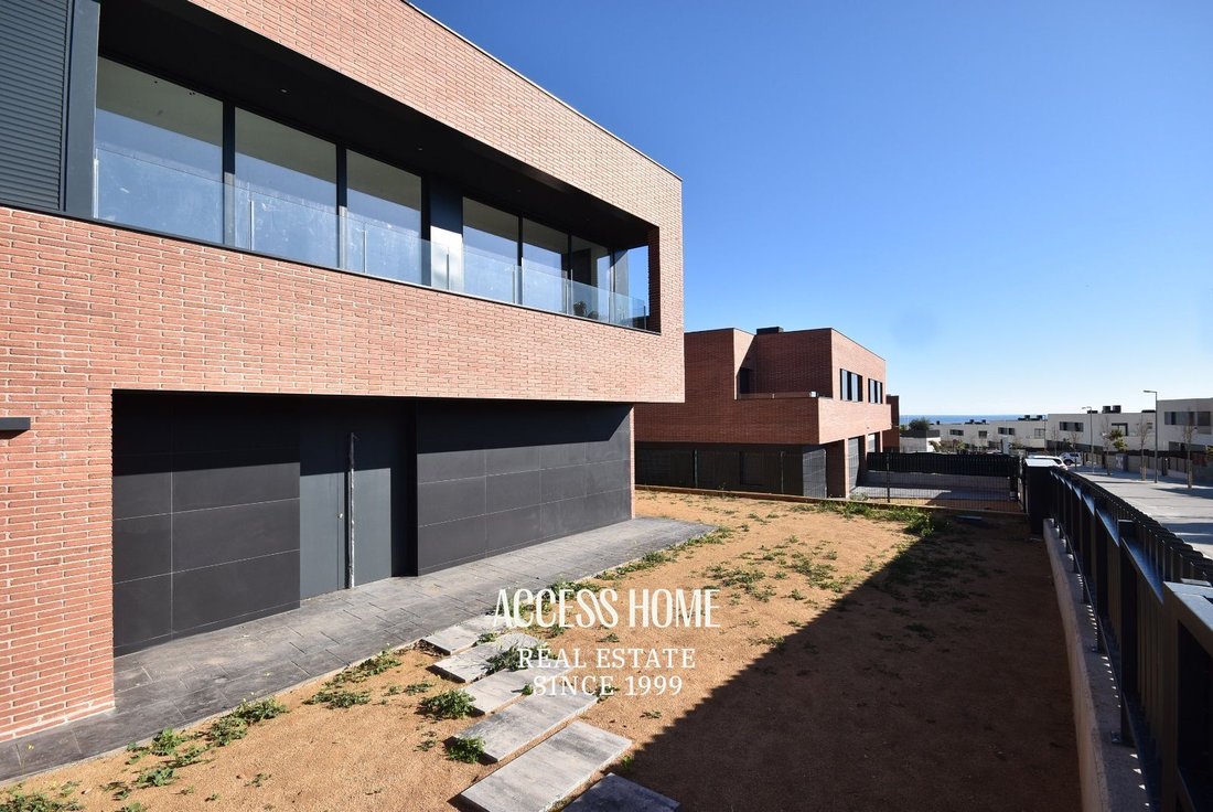 House in Mataro, Catalonia, Spain 4 - 15992801
