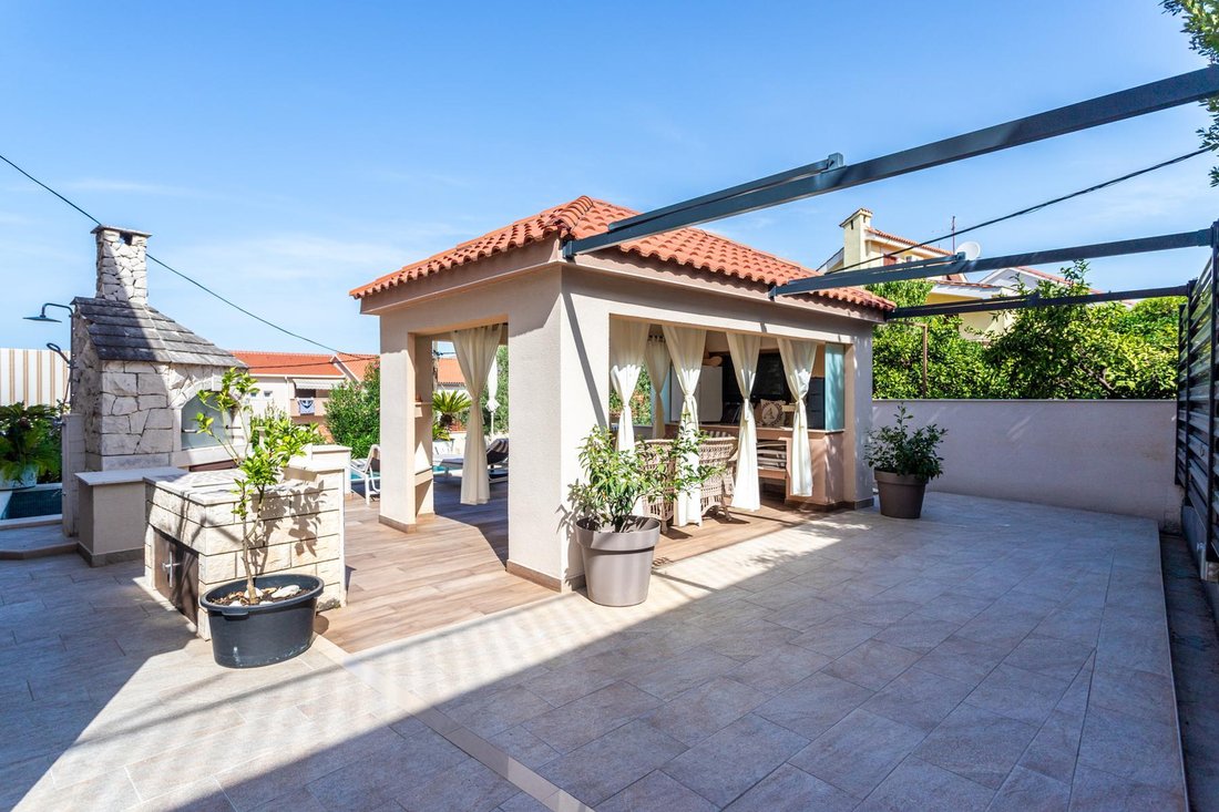 Villa in Okrug Gornji, Split-Dalmatia County, Croatia 2 - 15993679