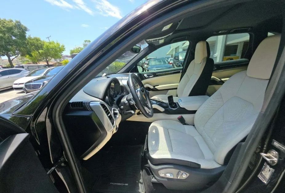 Suv in Irvine, CA, United States 5 - 15994816