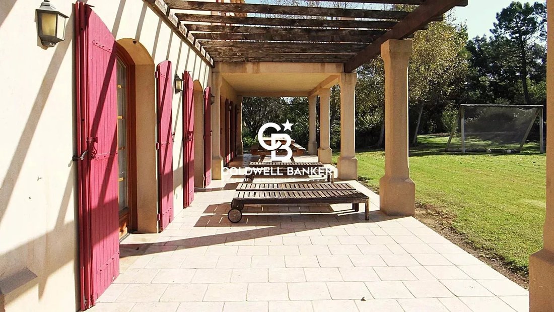 House in La Môle, Provence-Alpes-Côte d'Azur, France 1 - 15036294