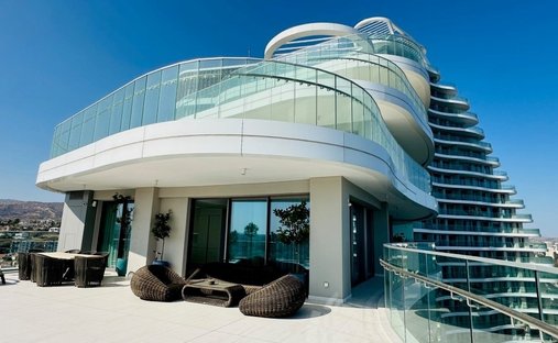 Condo in Agios Tychon, Limassol, Cyprus 1