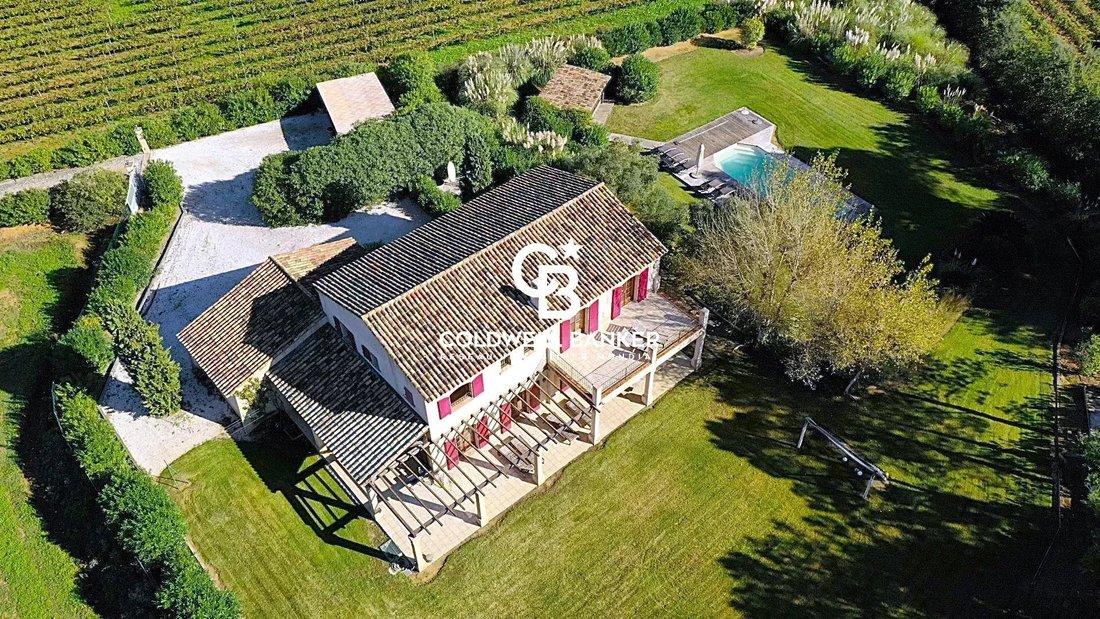 House in La Môle, Provence-Alpes-Côte d'Azur, France 2 - 15036294