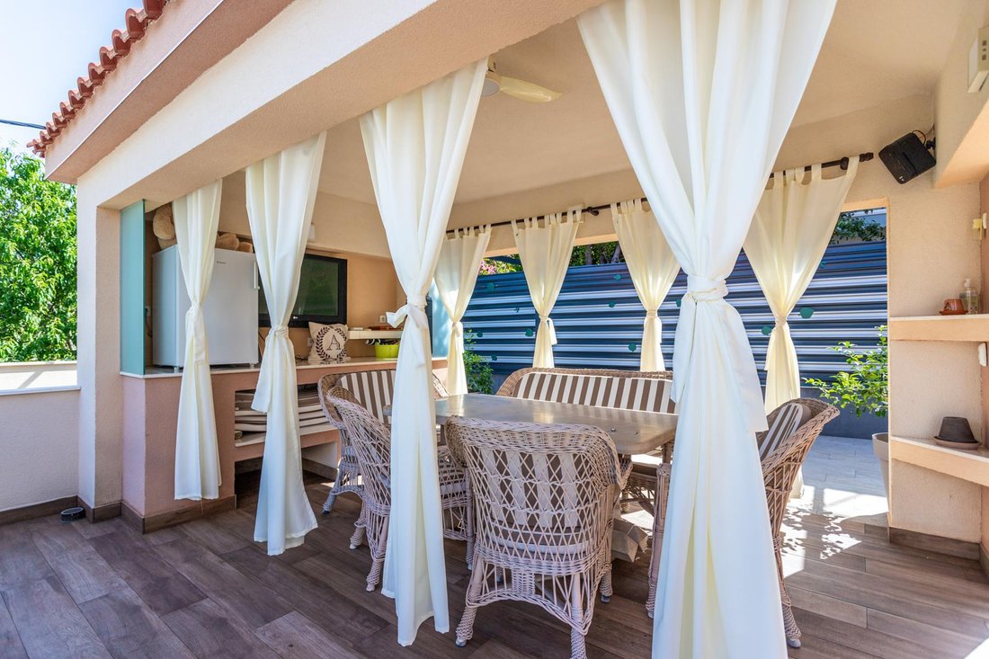 Villa in Okrug Gornji, Split-Dalmatia County, Croatia 3 - 15993679