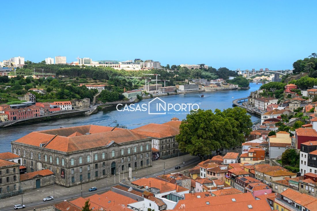 Apartment in Cedofeita, Santo Ildefonso, Se, Miragaia, Sao Nicolau e Vitoria, Porto District, Portugal 1 - 15993881