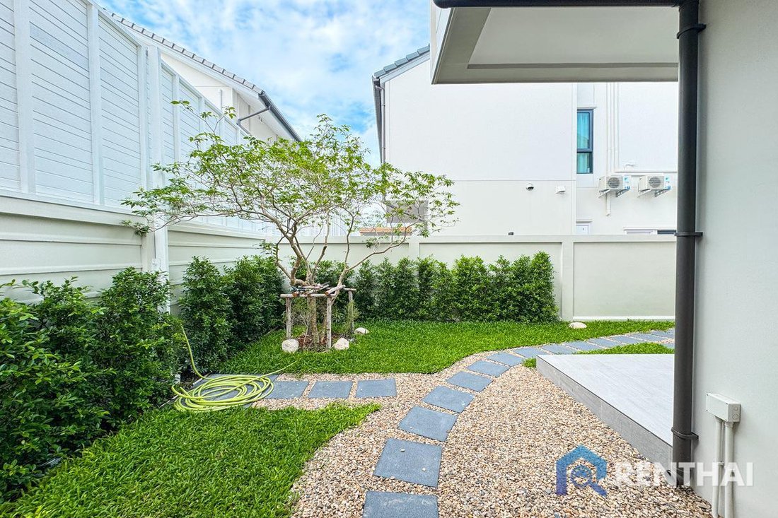 Villa in Na Kluea, Chon Buri, Thailand 3 - 15966006
