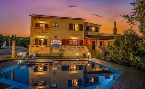 Villa in Platanias, Greece 1