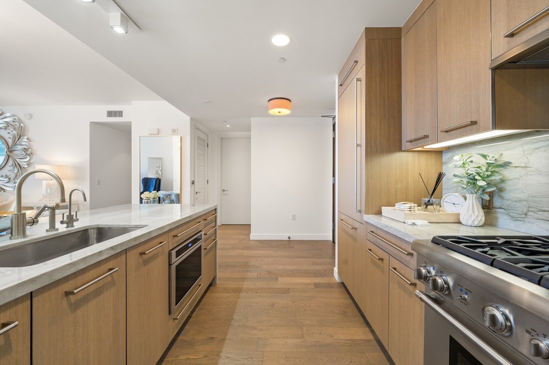 Co Op in Santa Monica, California, United States 5 - 15992857