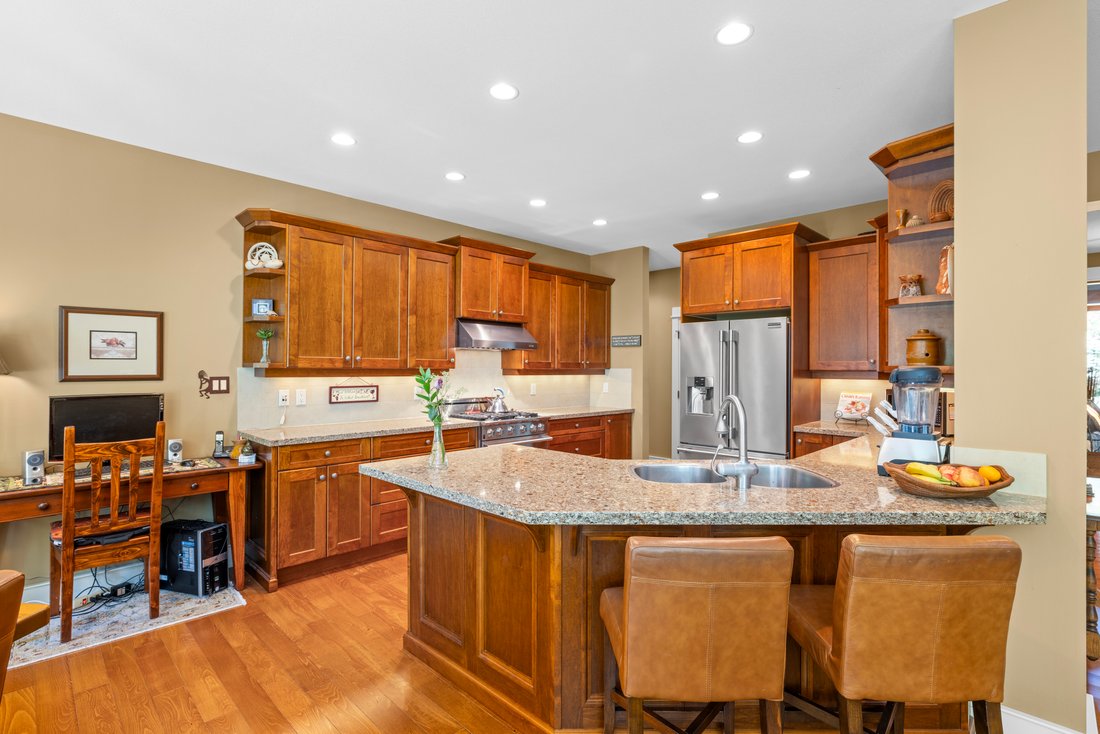 House in Qualicum Beach, British Columbia, Canada 5 - 15993391
