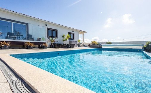 Residenza a Alcobaca e Vestiaria, Distretto di Leiria, Portogallo 1