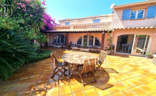 Villa a Gabelle-Courcettes-Les Clos, Vallauris, Francia 1