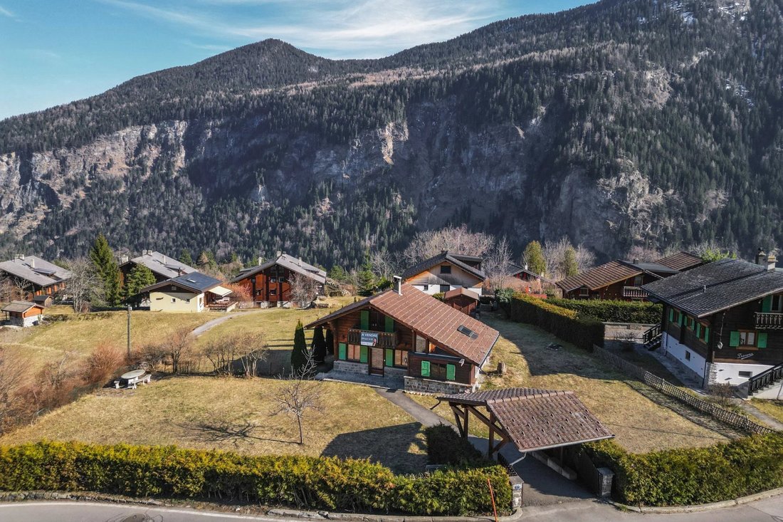 Chalet Facing The Les Marécottes Cable Car