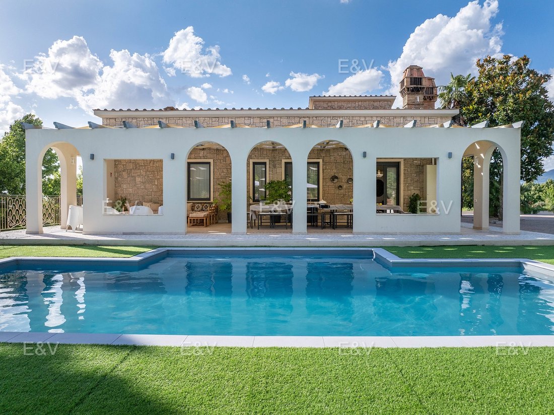 Villa in Stroncone, Umbria, Italy 1 - 15996444