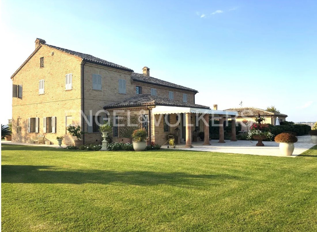 Country House in Montefano, Marche, Italy 3 - 15996719