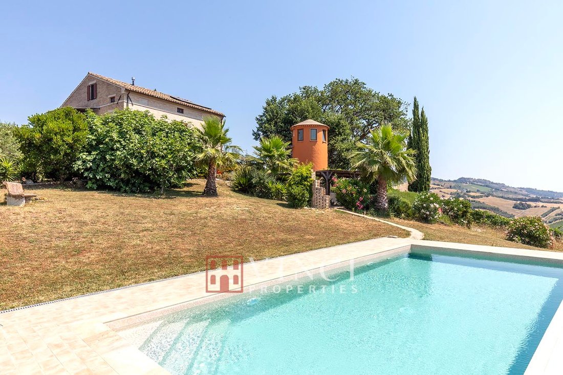 Country House in Montefiore dell'Aso, Marche, Italy 3 - 15996186