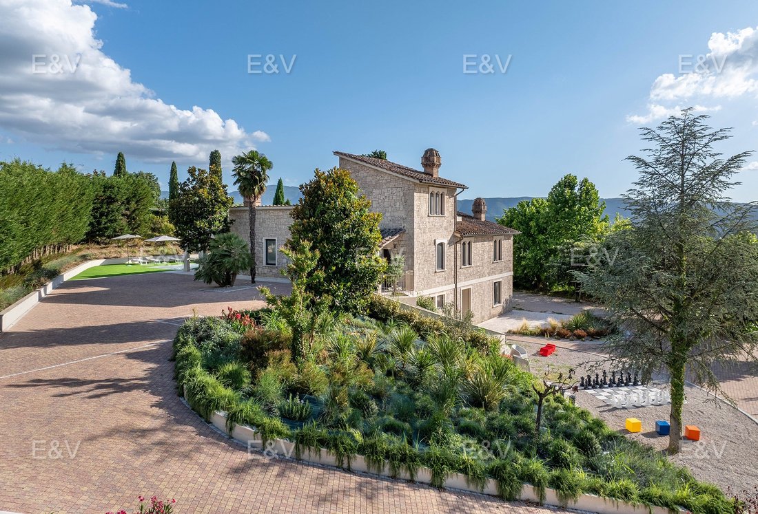 Villa in Stroncone, Umbria, Italy 2 - 15996444