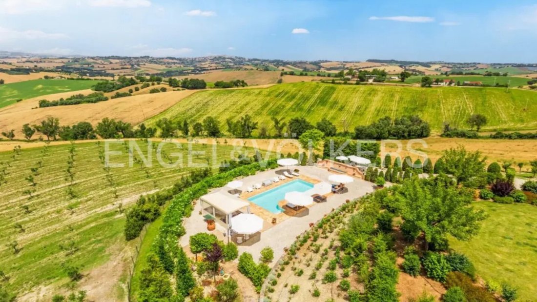 Country House in Montefano, Marche, Italy 2 - 15996719