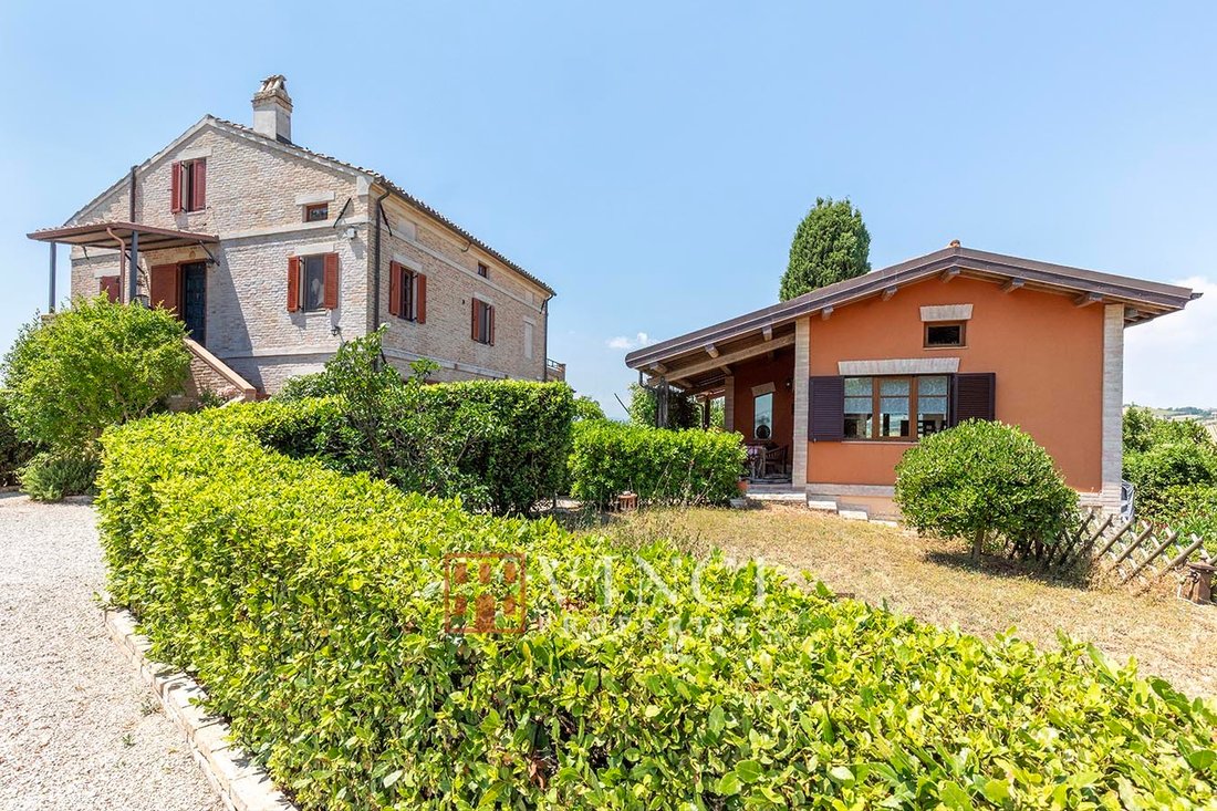 Country House in Montefiore dell'Aso, Marche, Italy 4 - 15996186